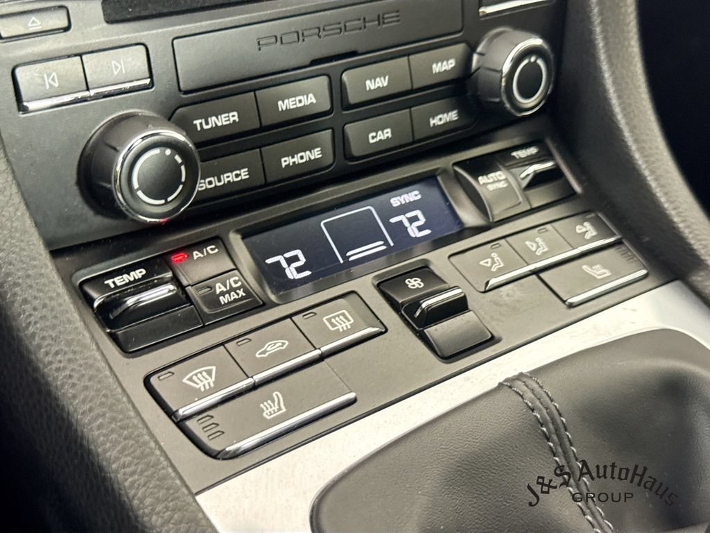 Used 2022 Porsche 718 Cayman RWD image 18