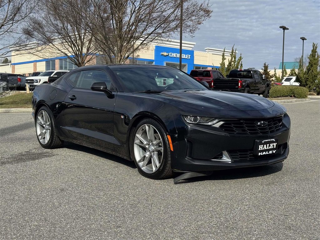 Used 2022 Chevrolet Camaro LT w/ RS Package image 2