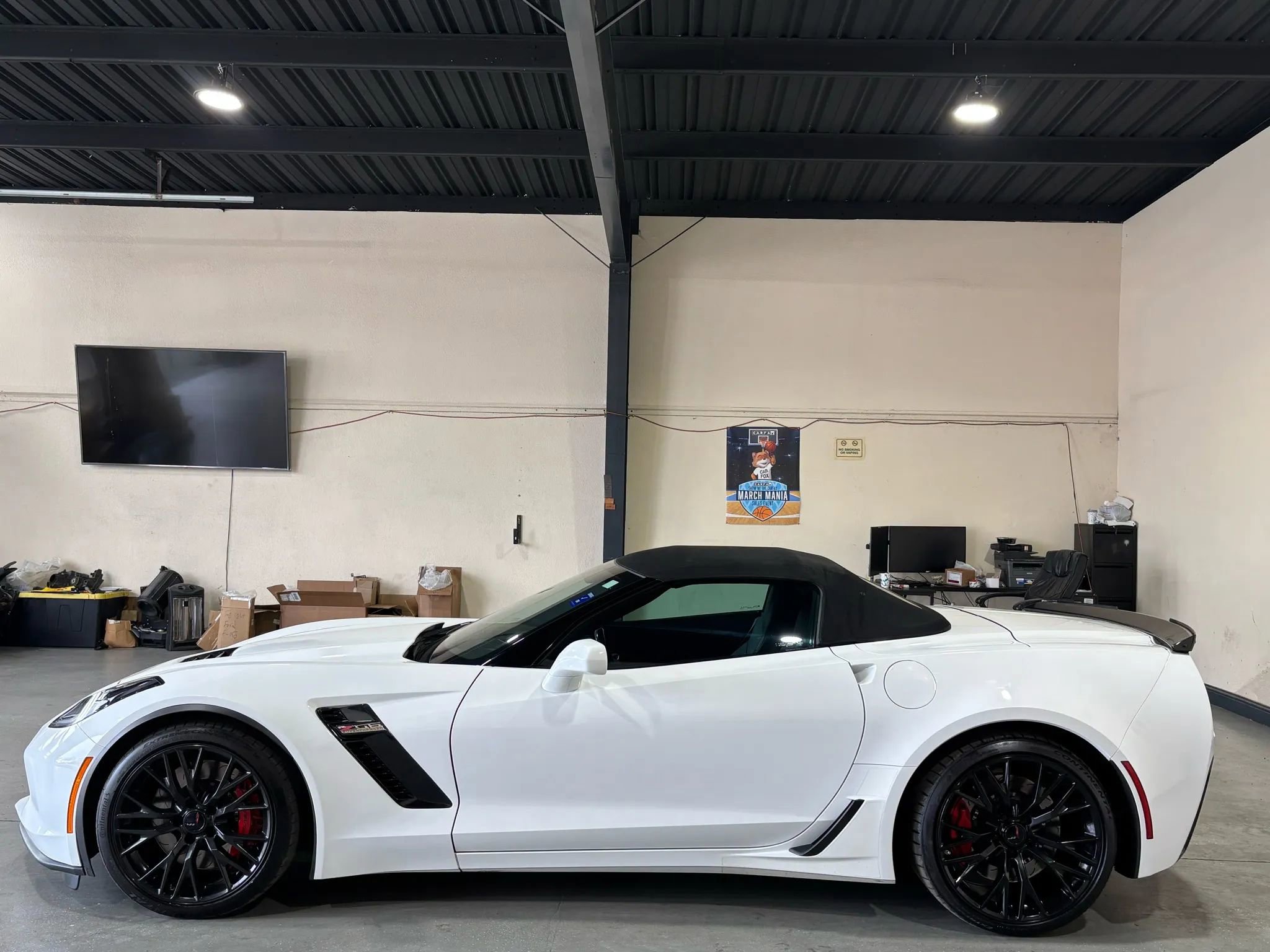 Used 2016 Chevrolet Corvette Z06 w/ 2LZ Preferred Equipment Group image 4