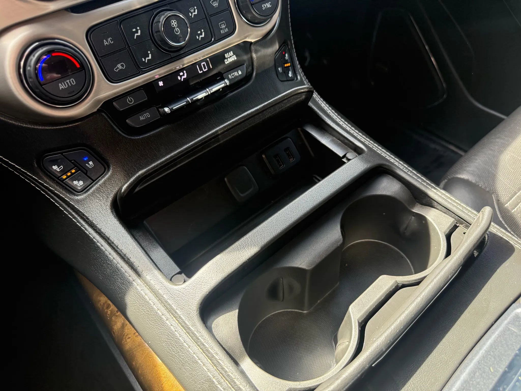 Used 2017 GMC Yukon Denali w/ Enhanced Security Package image 15