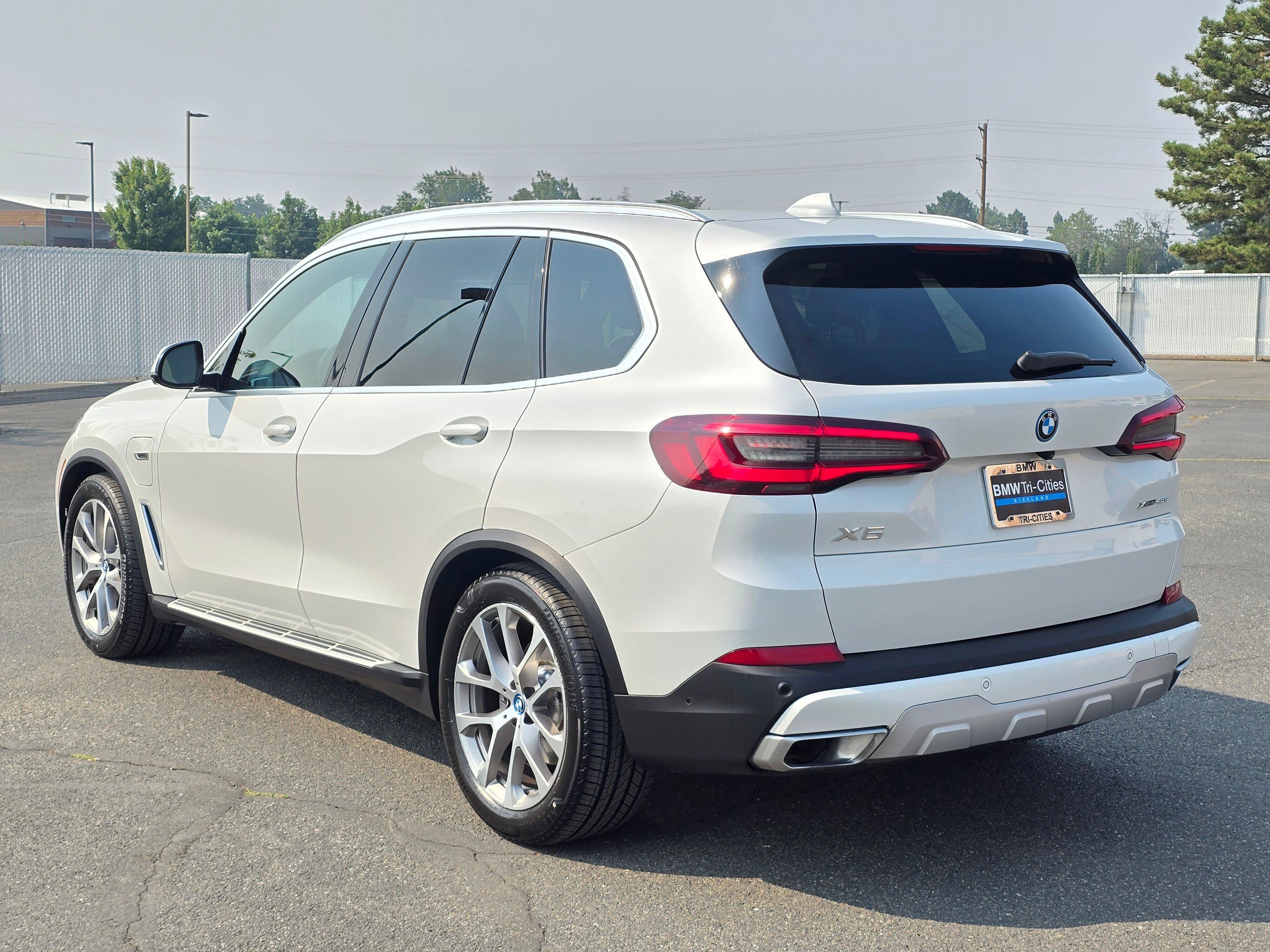 Used 2022 BMW X5 xDrive45e AWD/4WD image 4