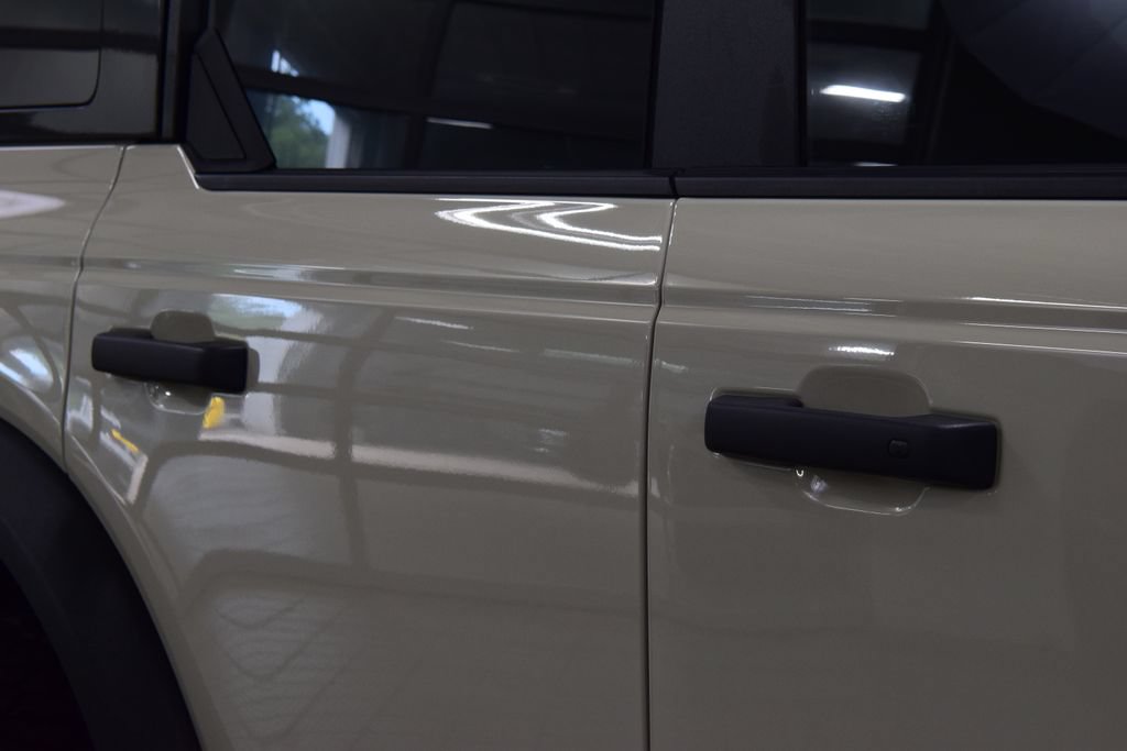 Used 2025 Ford Bronco Outer Banks AWD/4WD image 19