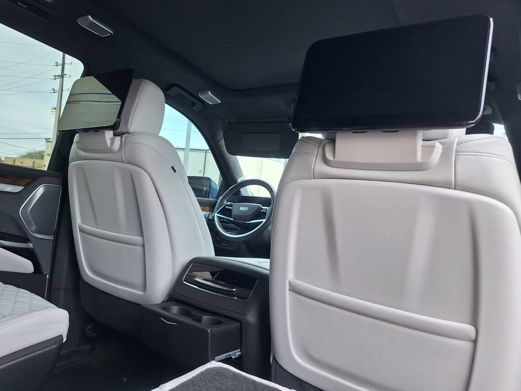 New 2026 Cadillac Escalade Platinum Luxury w/ LPO, Radiant Package image 33