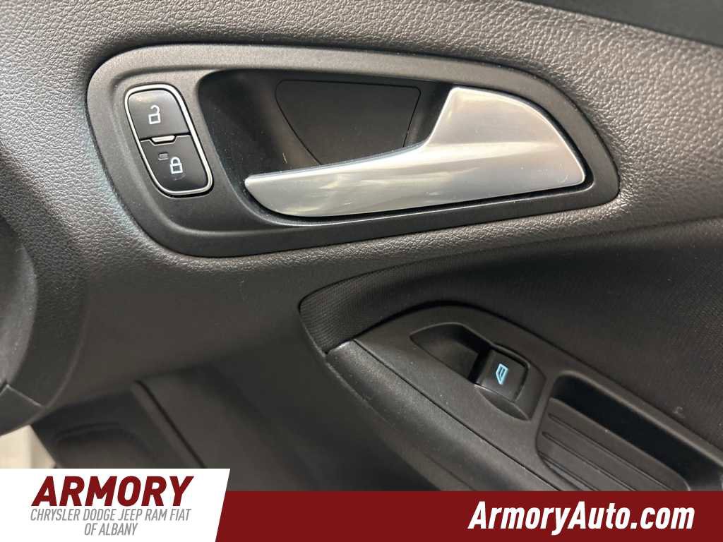 Used 2017 Ford Focus SE w/ Cold Weather Package image 34