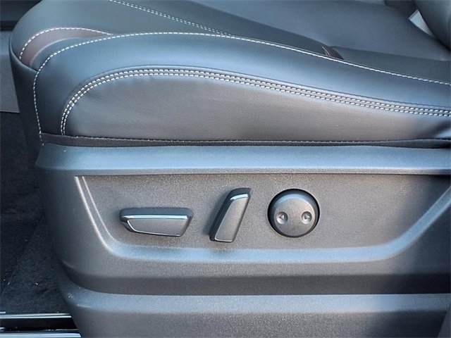 New 2025 Nissan Armada SL w/ Captain's Chari Seat Package image 11