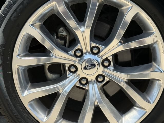 Used 2018 Ford Expedition Limited w/ Equipment Group 302A RWD image 9