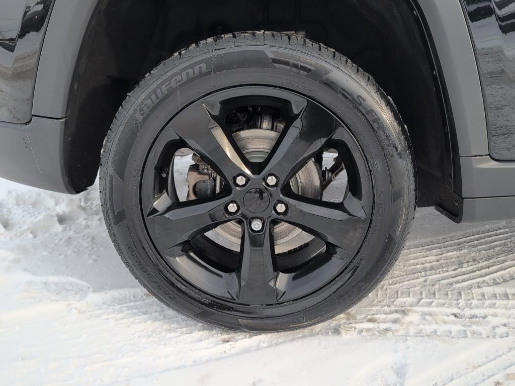 Used 2023 Jeep Grand Cherokee Altitude image 9