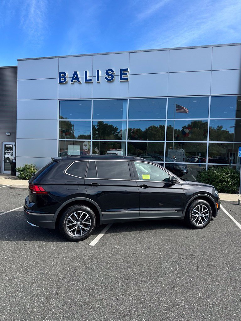 Used 2020 Volkswagen Tiguan SE w/ Panoramic Sunroof Package AWD/4WD image 4