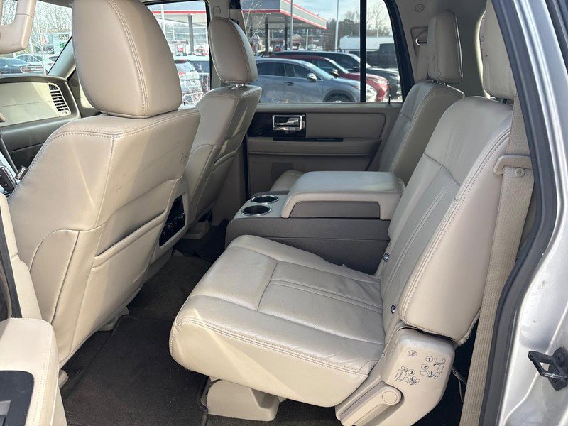 Used 2016 Lincoln Navigator L Select image 6