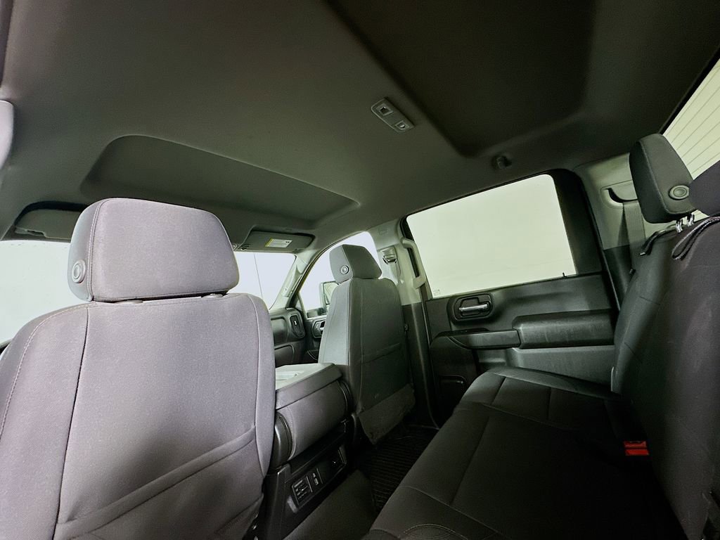 Used 2025 Chevrolet Silverado 2500 Custom w/ Custom Value Package image 13