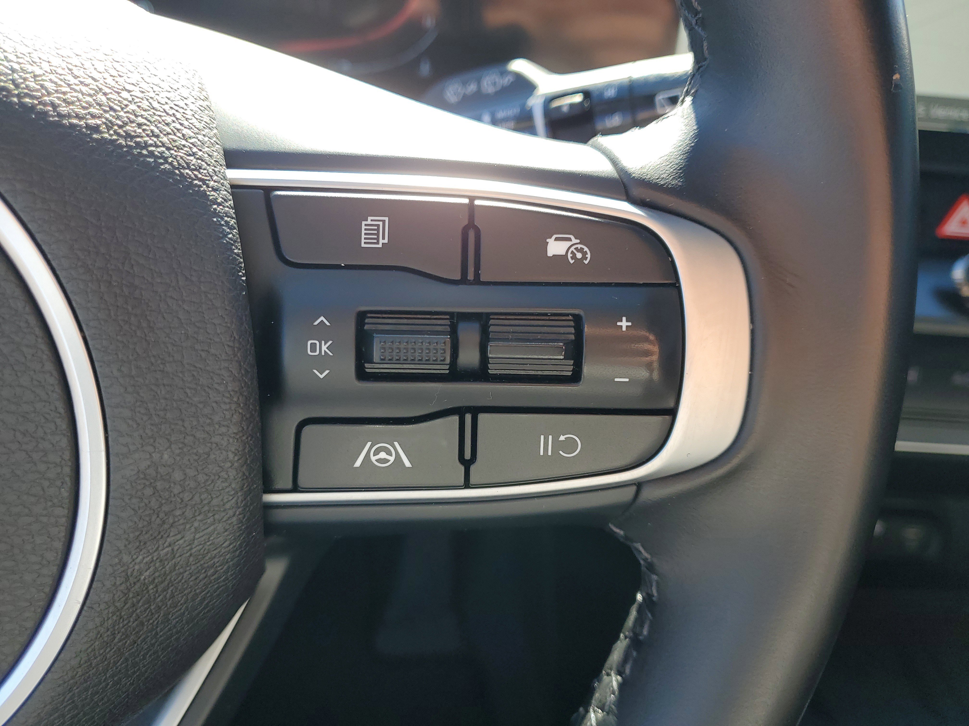 Used 2023 Kia Sportage EX image 25