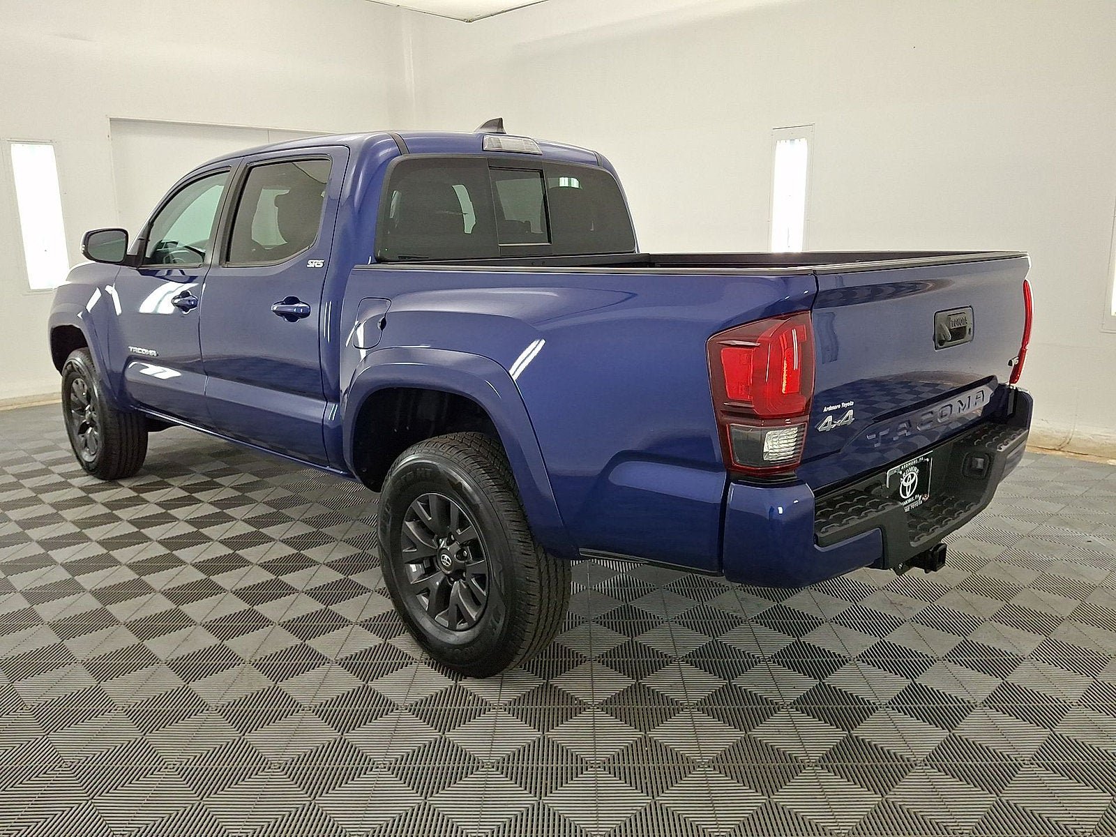 Certified 2023 Toyota Tacoma SR5 w/ Technology Package AWD/4WD image 13