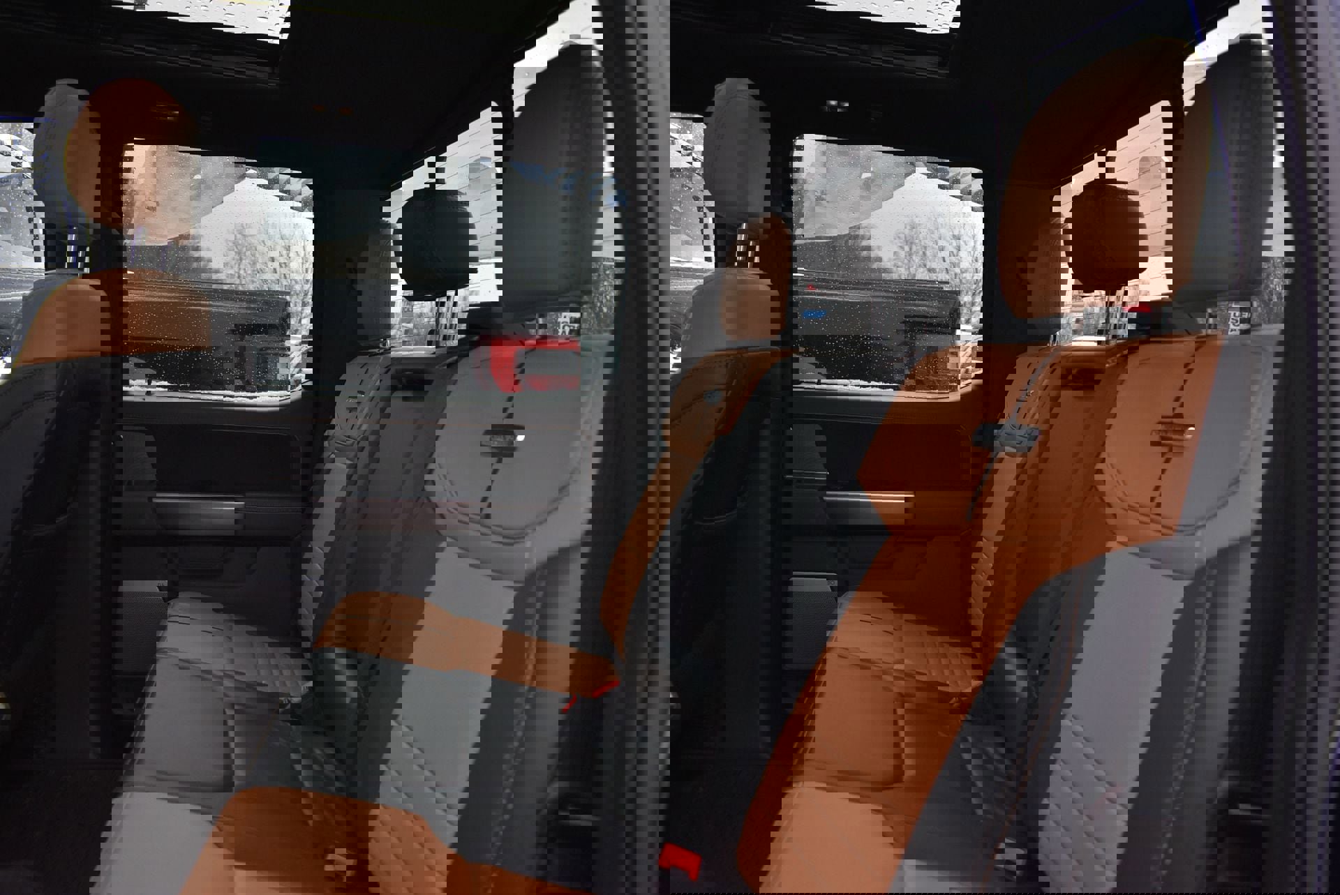 Used 2022 Ford F150 Platinum w/ Trailer Tow Package image 11