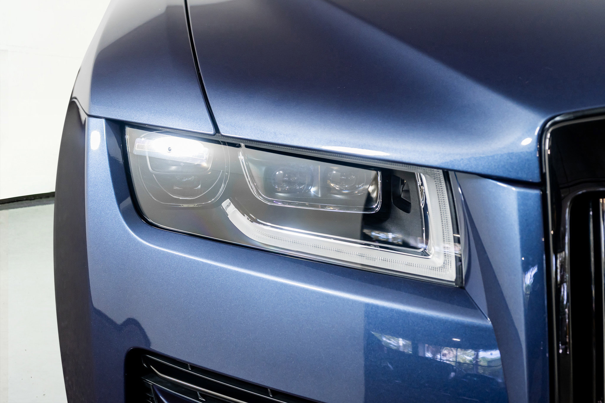 Used 2024 Rolls-Royce Ghost Black Badge w/ Black Badge Ghost Package image 21