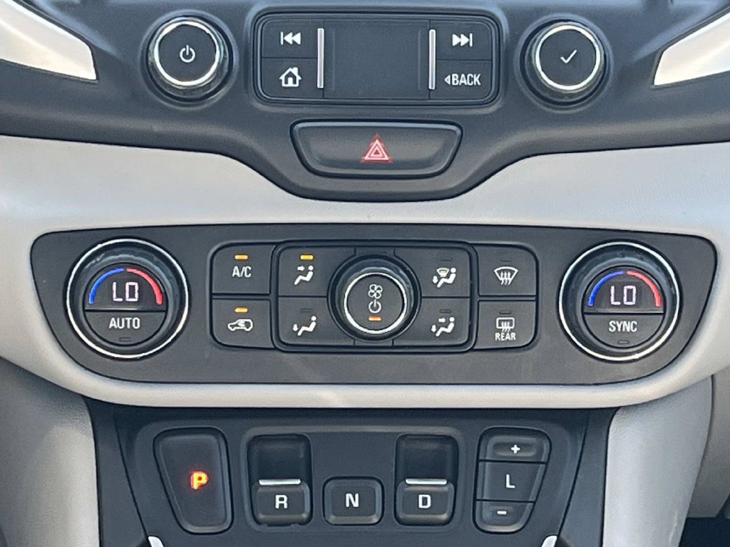 Used 2019 GMC Terrain SLT w/ Preferred Package FWD image 16