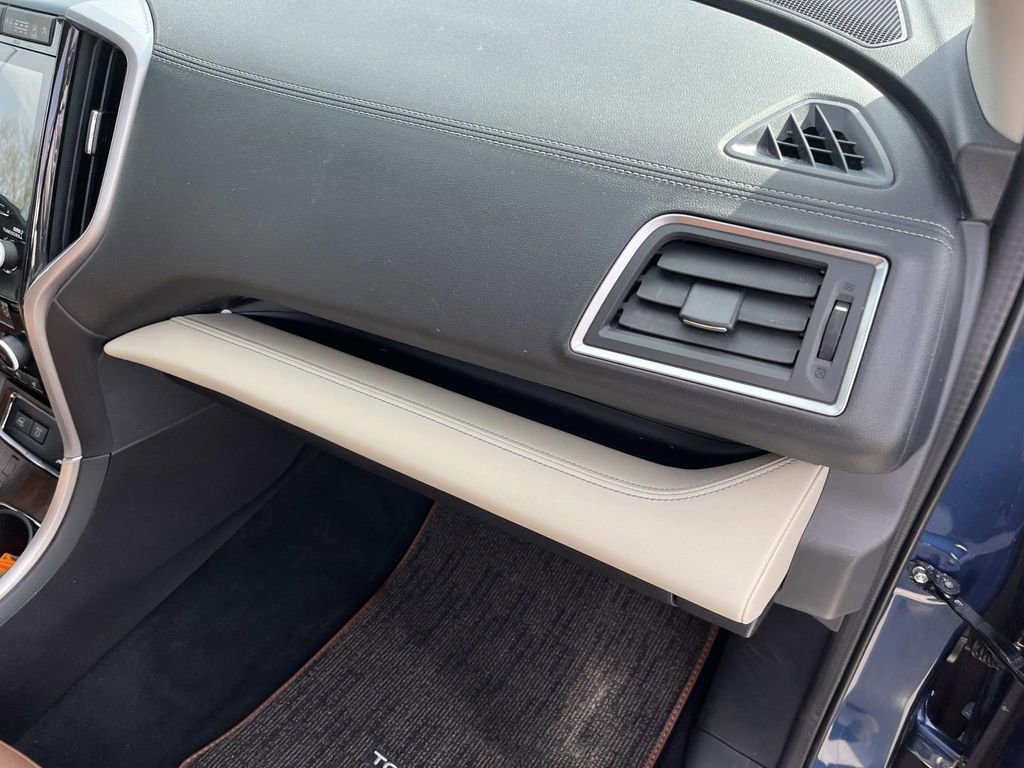 Used 2021 Subaru Ascent Touring w/ Popular Package #2 image 28