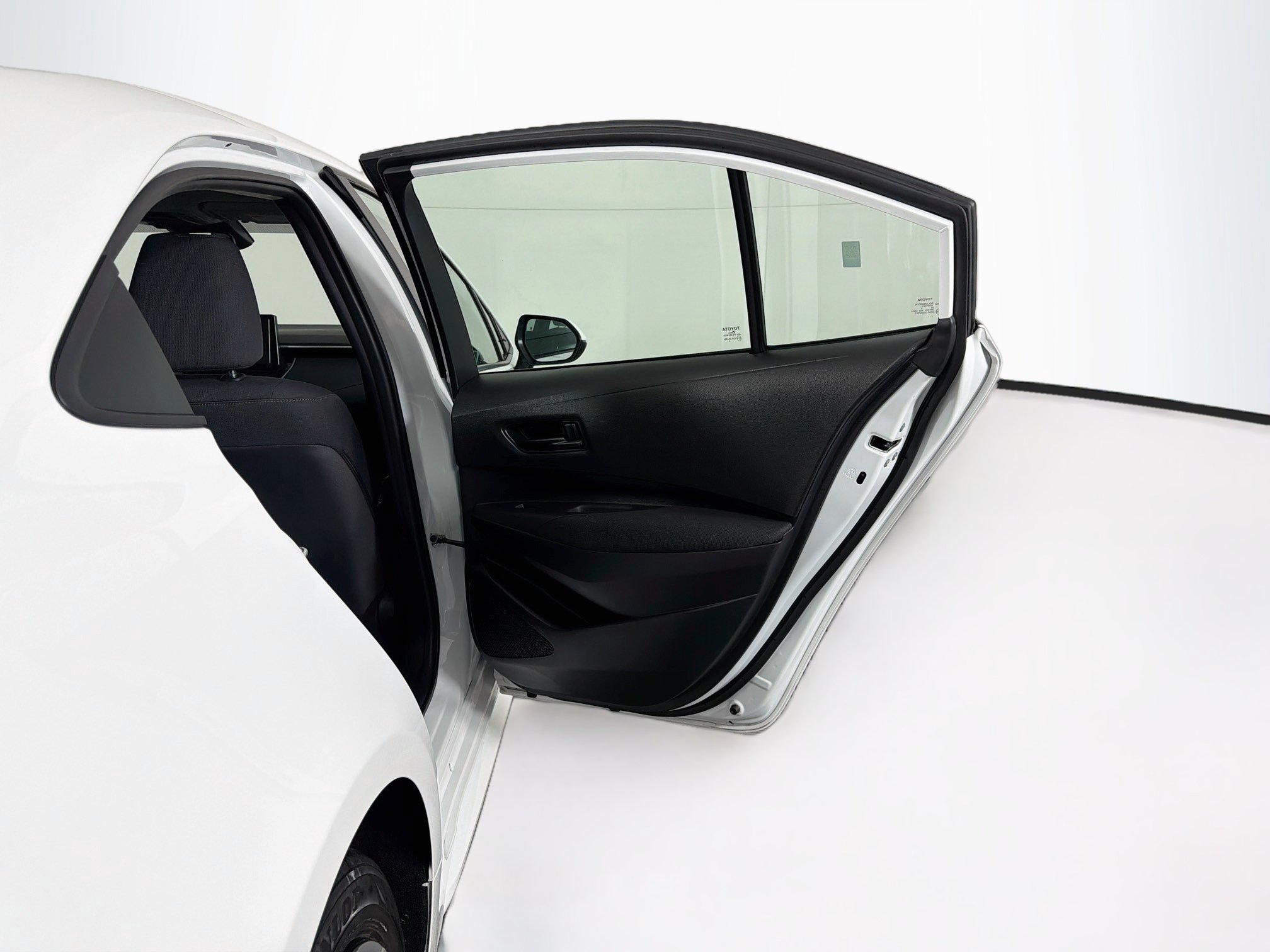 Used 2025 Toyota Corolla LE FWD image 29