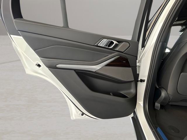 New 2026 BMW X5 xDrive40i w/ Premium Package AWD/4WD image 18