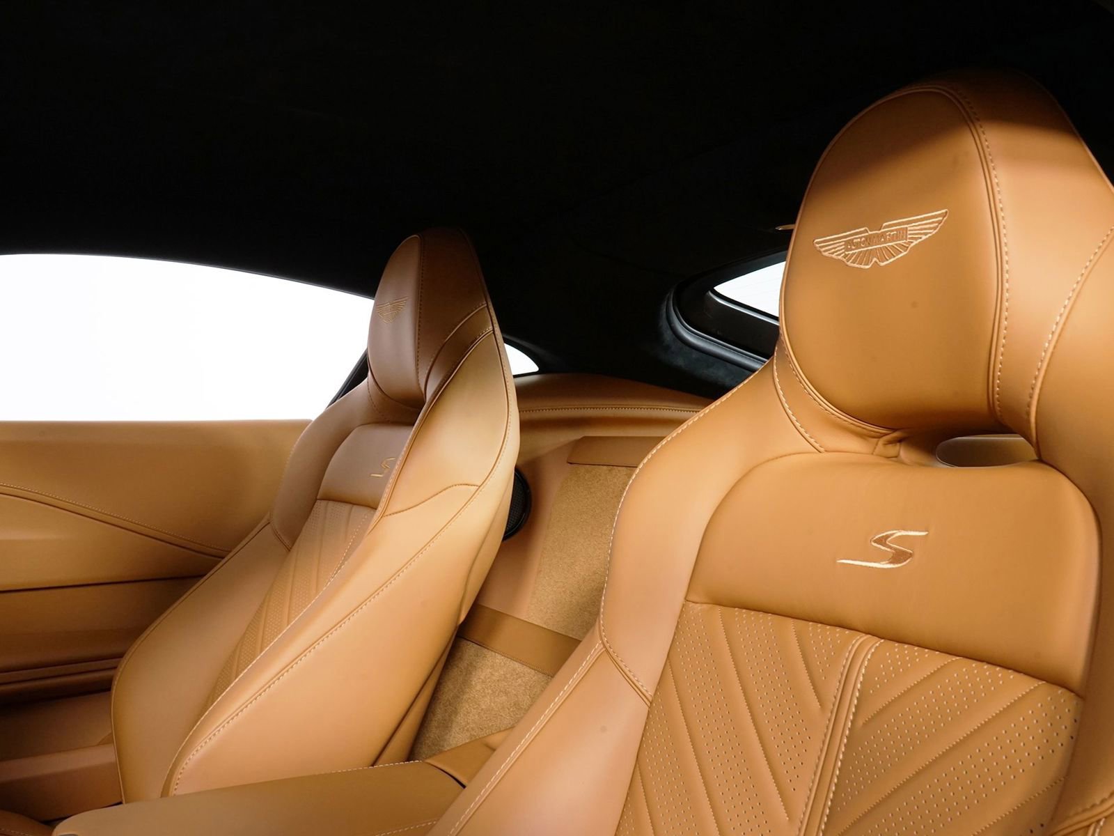 New 2026 Aston Martin V8 Vantage S image 22