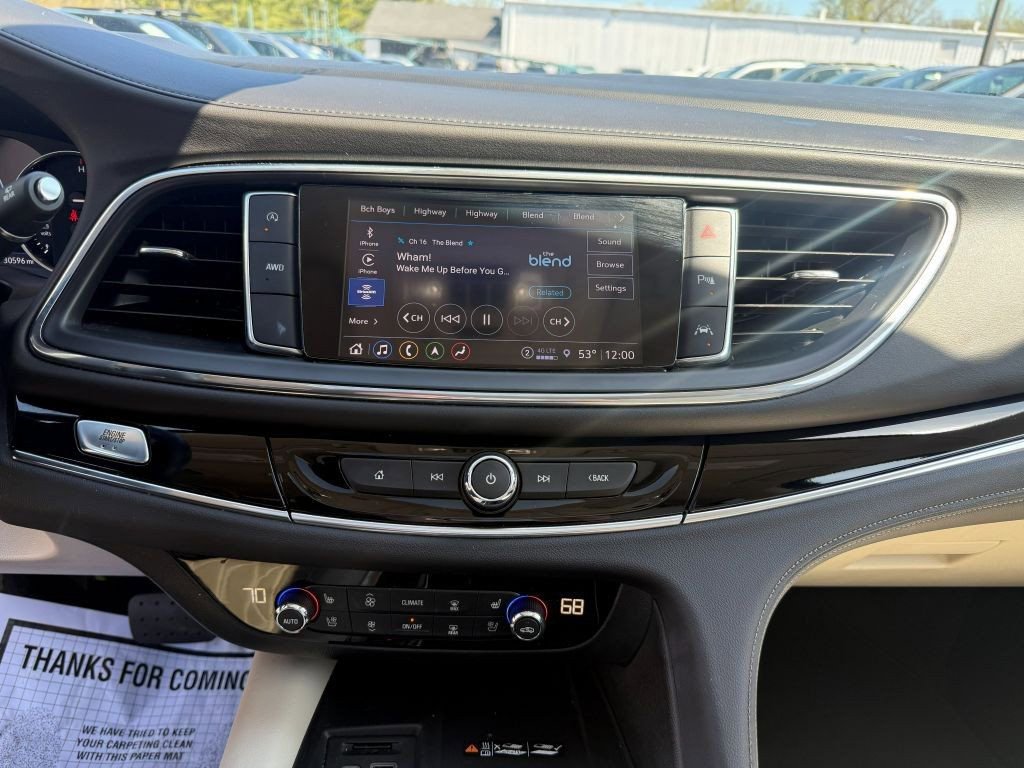 Used 2022 Buick Enclave Avenir image 19