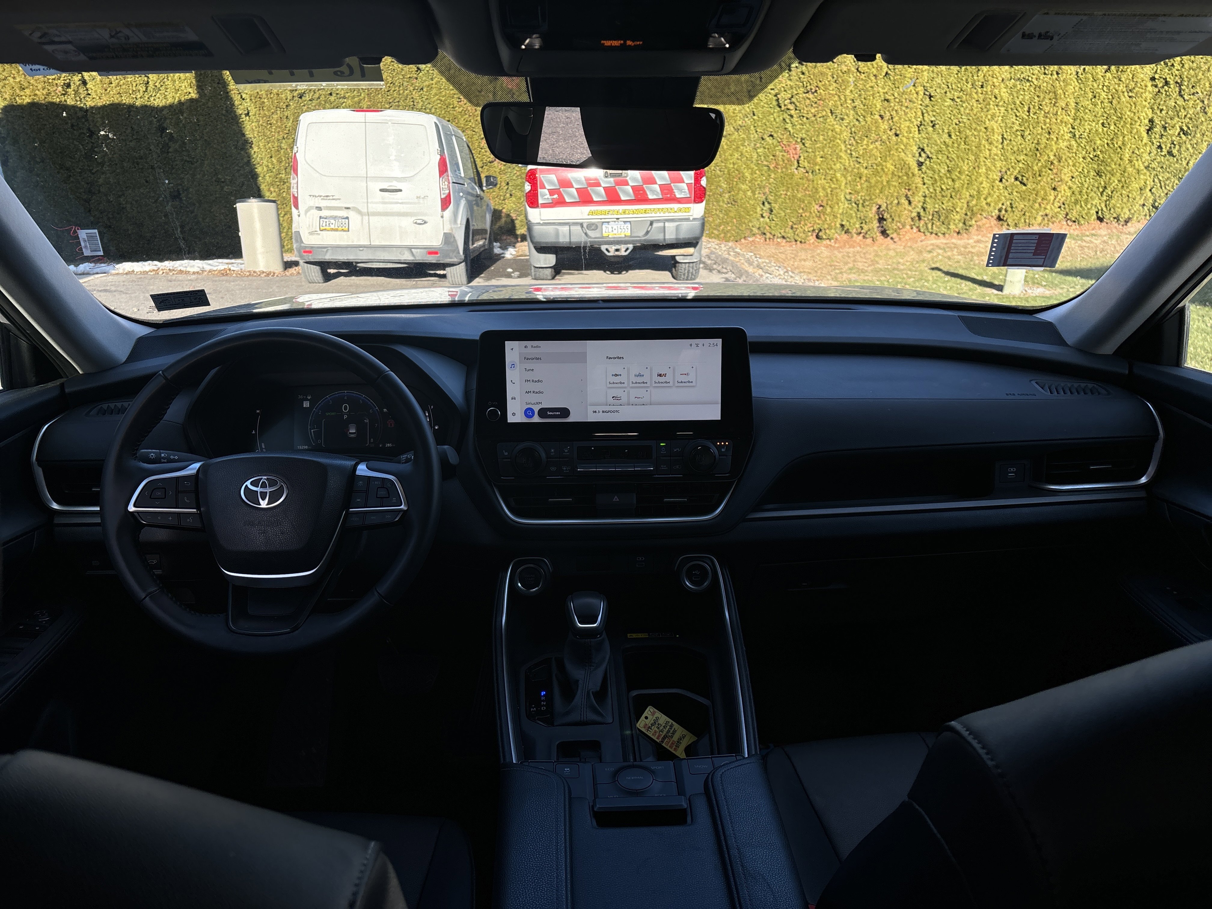 Used 2025 Toyota Grand Highlander AWD image 16