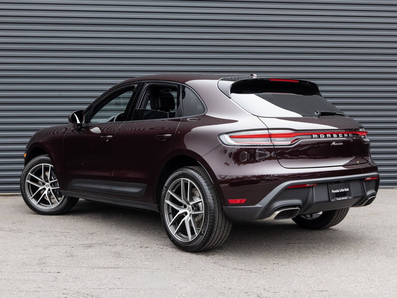 Certified 2026 Porsche Macan AWD/4WD image 3