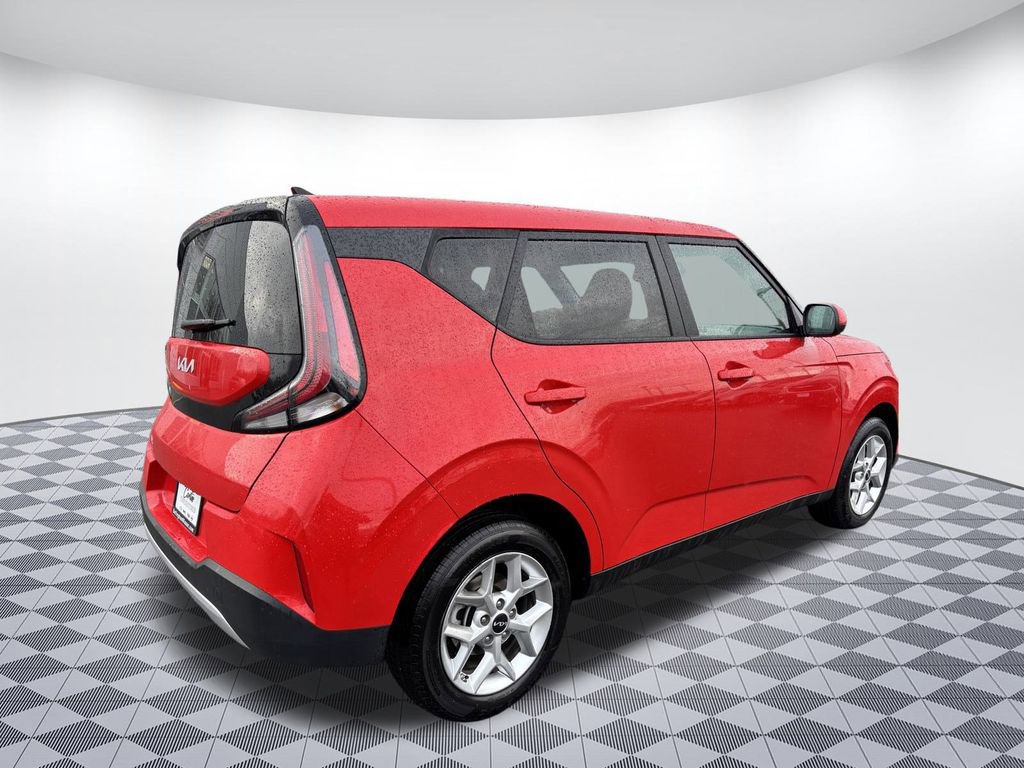 Used 2024 Kia Soul LX w/ Option Group 015 FWD image 7