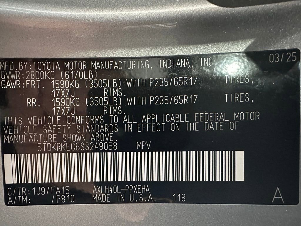 Used 2025 Toyota Sienna LE image 11