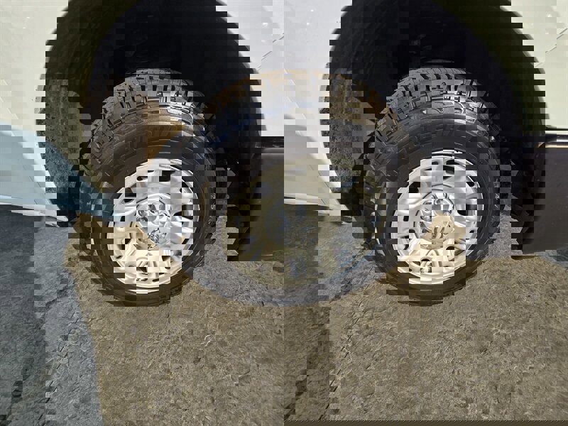 Used 2019 Nissan NV 2500 SV image 24