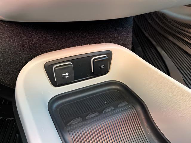 Used 2020 Chrysler Pacifica Touring-L Plus w/ Advanced Safetytec Group image 22