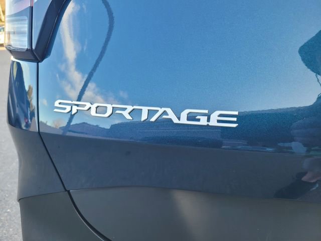 Used 2025 Kia Sportage EX image 7