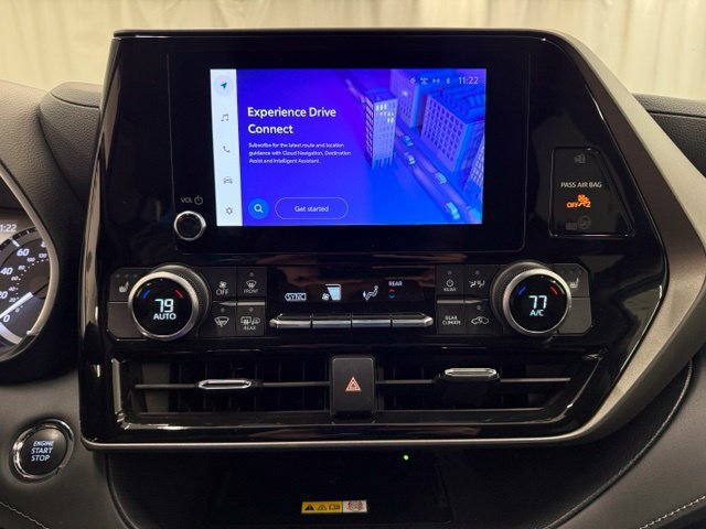 Used 2023 Toyota Highlander XLE AWD/4WD image 15
