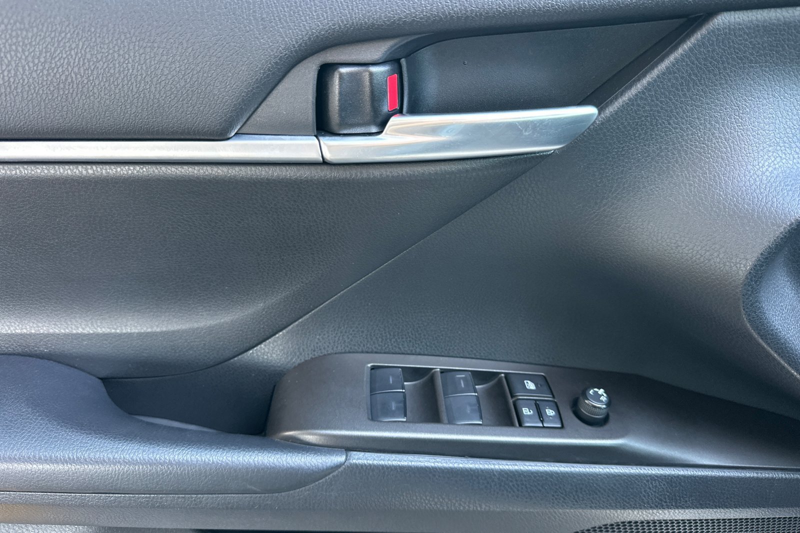 Certified 2023 Toyota Camry LE FWD image 11