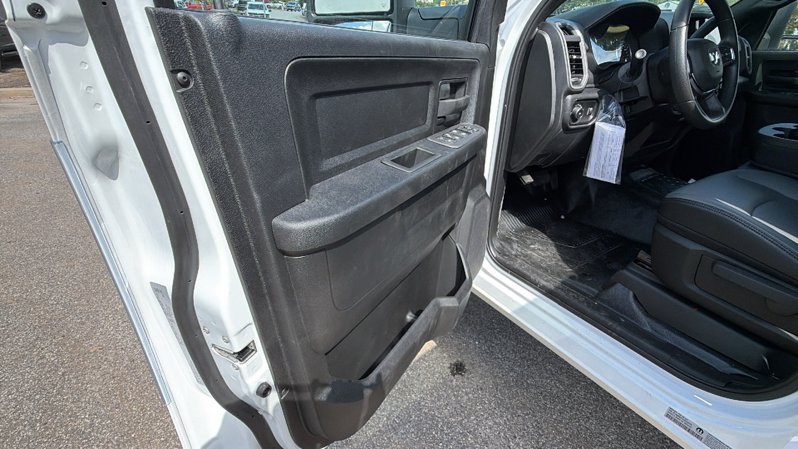 New 2026 RAM 5500 Tradesman w/ Chrome Appearance Group AWD/4WD image 14