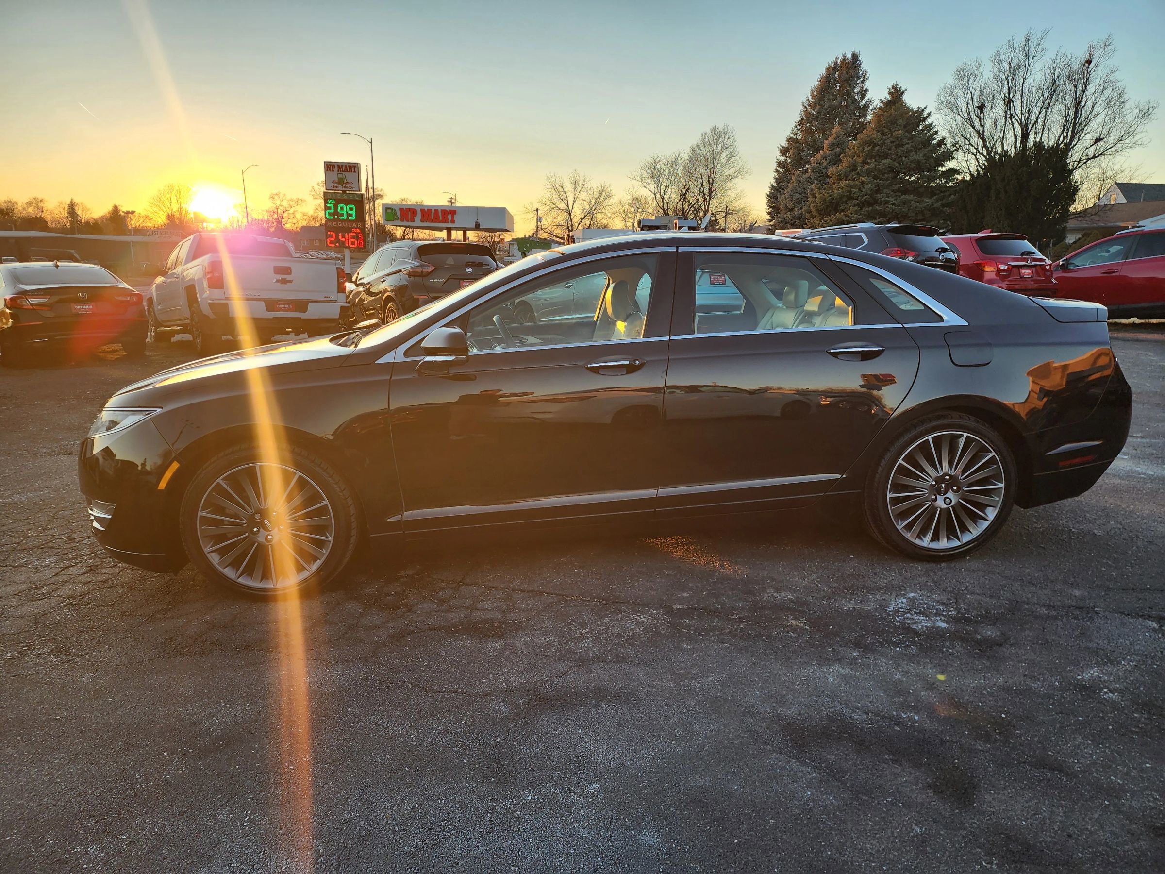 Used 2015 Lincoln MKZ w/ Equipment Group 102A Reserve FWD image 4