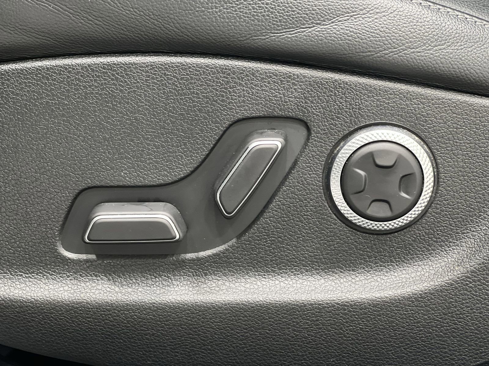 Used 2021 Genesis G80 2.5T w/ Advanced Package image 12