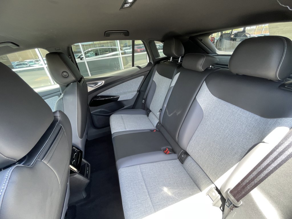 Used 2023 Volkswagen ID.4 Pro image 18