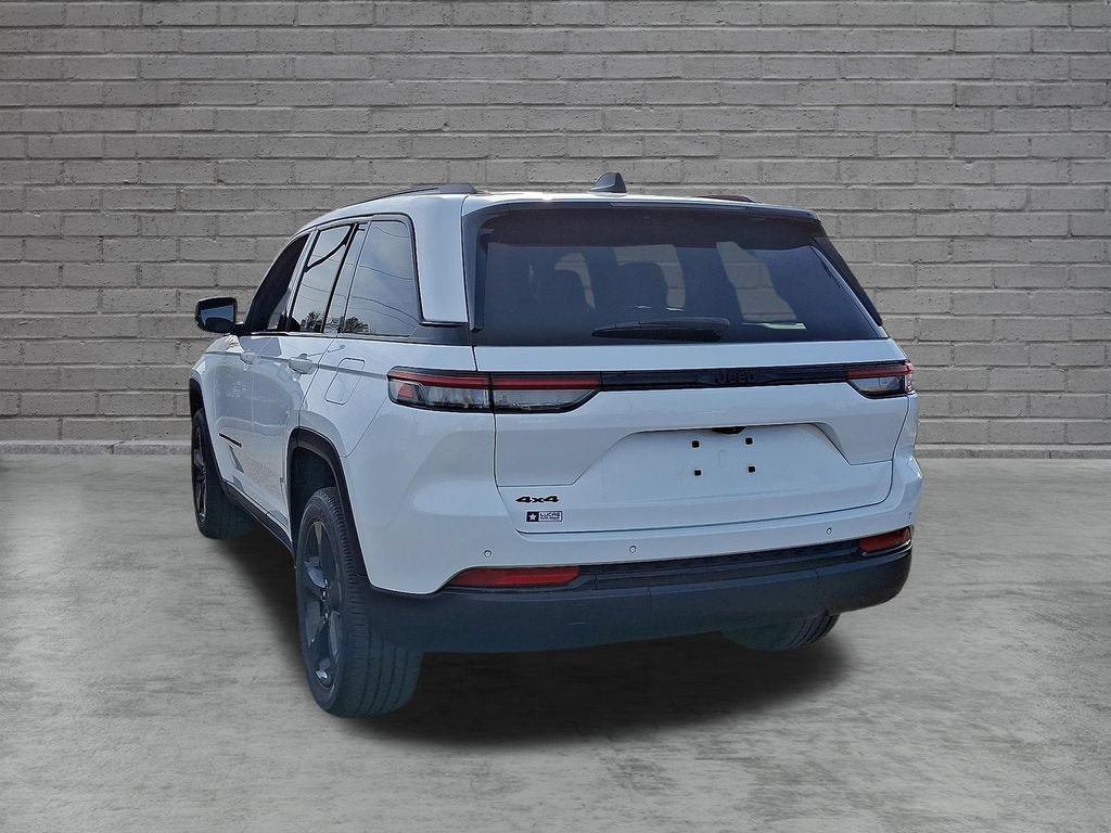 Used 2023 Jeep Grand Cherokee Altitude AWD/4WD image 9