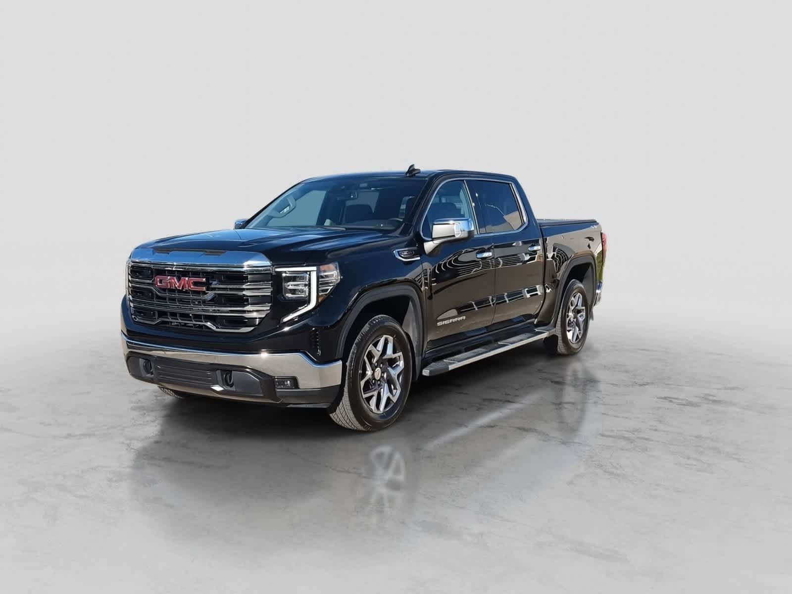 Used 2025 GMC Sierra 1500 SLT w/ SLT Premium Package AWD/4WD image 4
