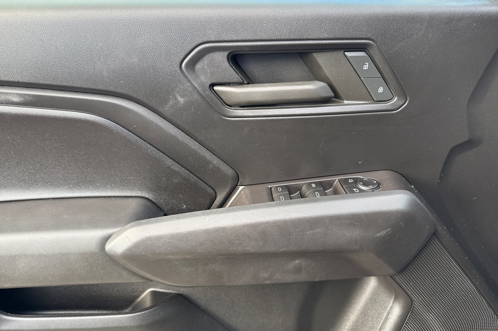 Used 2023 Chevrolet Colorado Trail Boss w/ Technology Package AWD/4WD image 11
