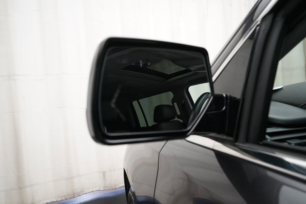 Used 2018 Chevrolet Suburban Premier image 26
