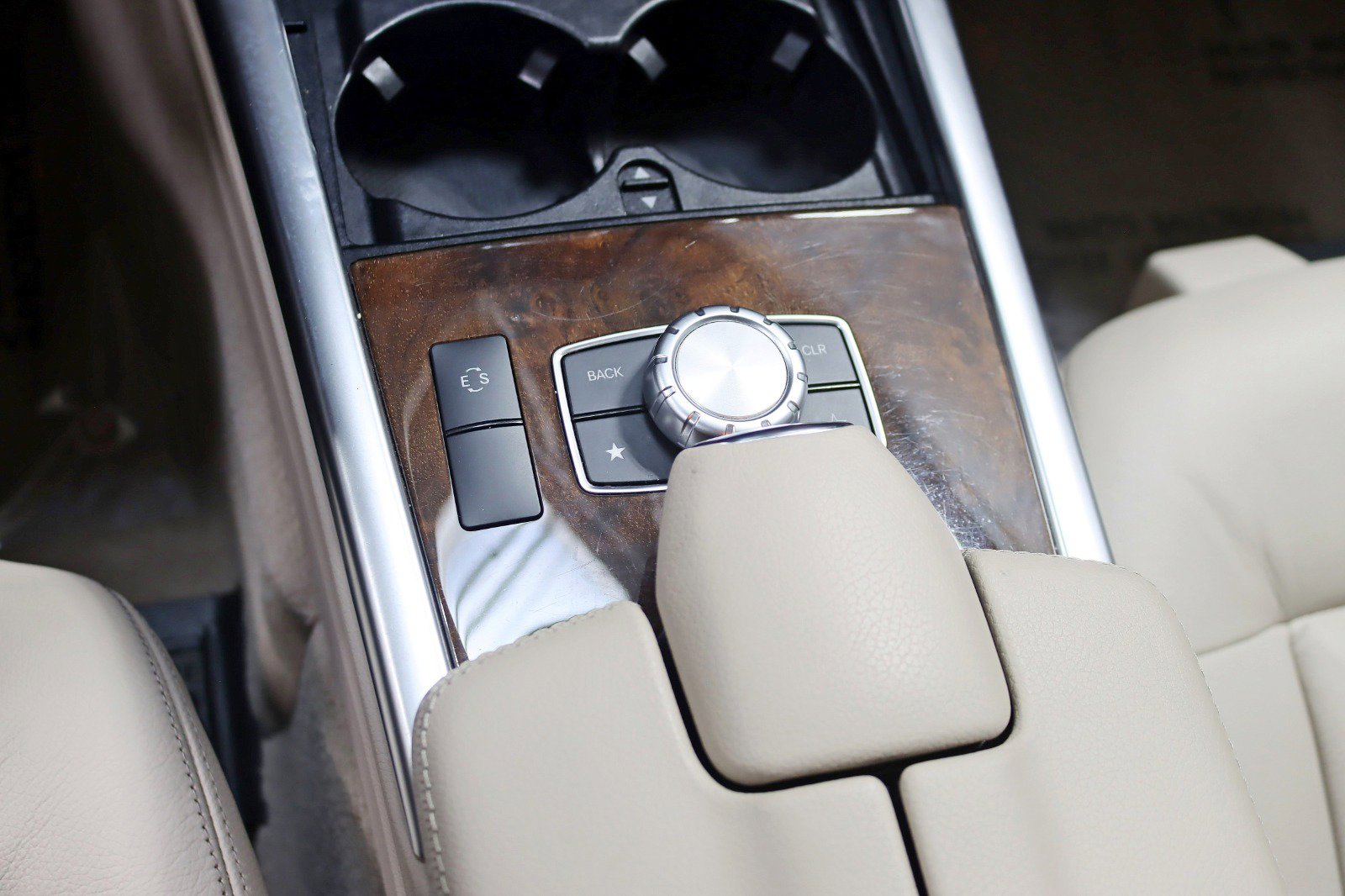 Used 2015 Mercedes-Benz E 350 E 350 4MATIC-Premium 1 Package w/ Premium 1 Package image 30