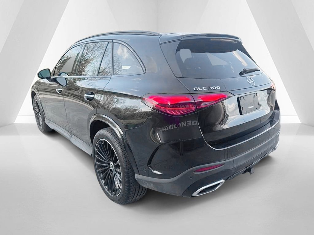Used 2024 Mercedes-Benz GLC 300 4MATIC image 5