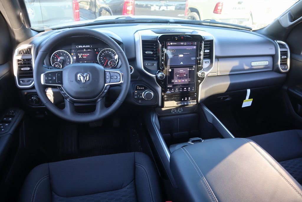 New 2026 RAM 1500 4x4 Crew Cab image 2