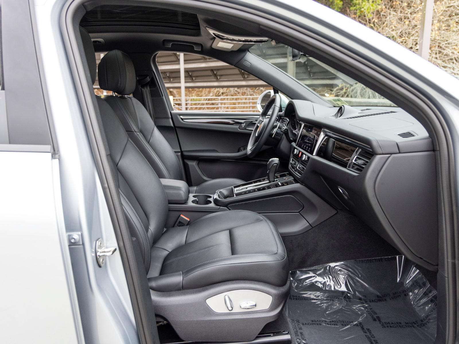 Certified 2026 Porsche Macan AWD/4WD image 64