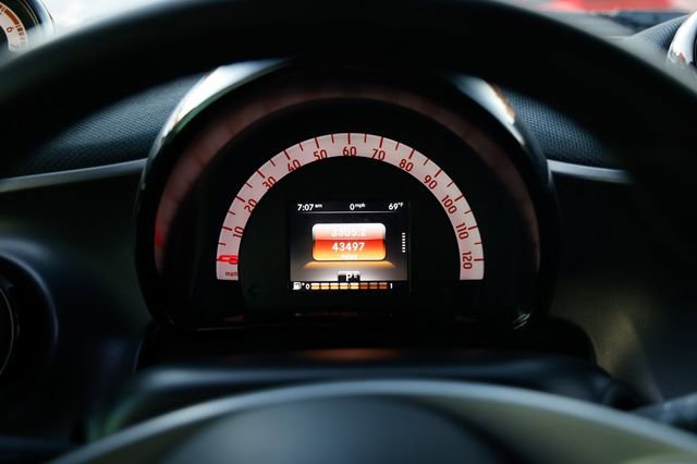 Used 2016 smart fortwo passion image 35