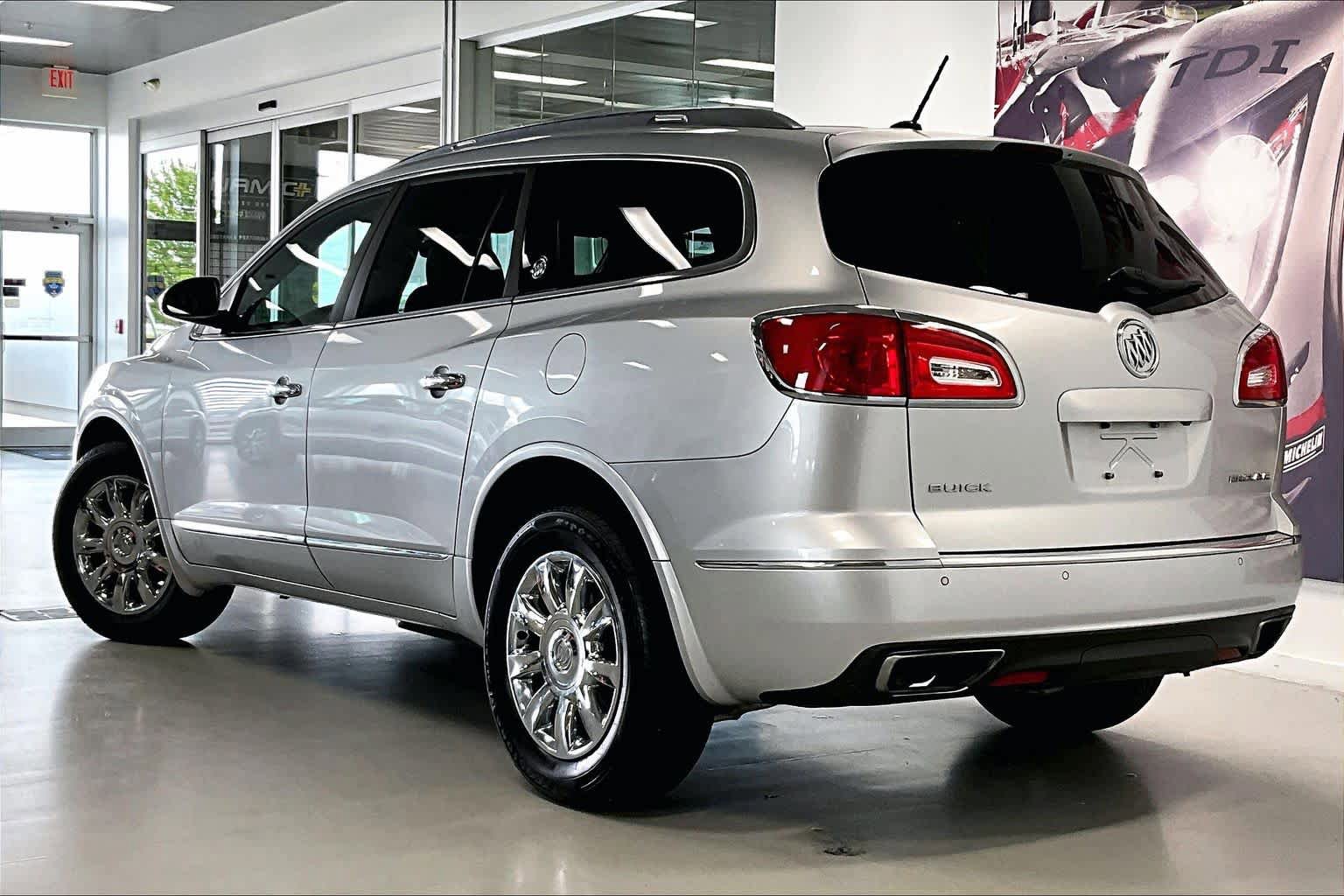 Used 2015 Buick Enclave Leather FWD image 4