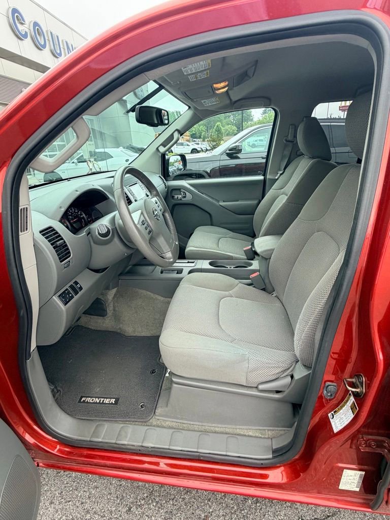 Used 2016 Nissan Frontier SV w/ SV Value Truck Package RWD image 6