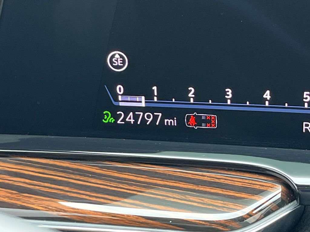 Used 2023 Cadillac Escalade ESV Premium Luxury w/ LPO, Radiant Package image 4