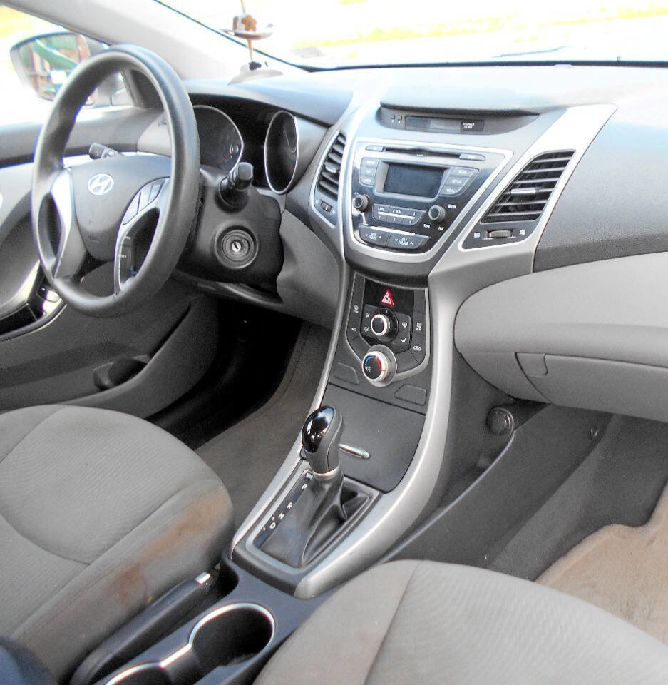 Used 2016 Hyundai Elantra SE FWD image 22